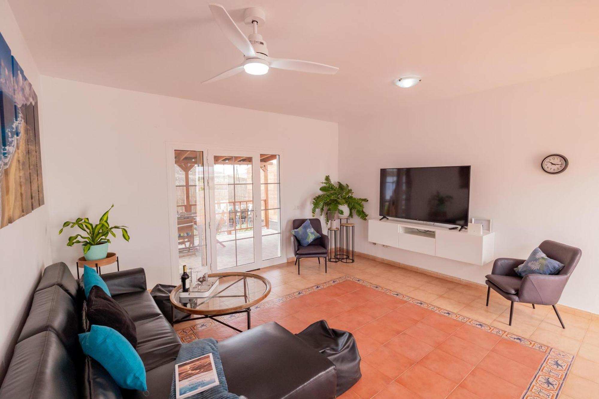 Casa Amaya - Spacious House With Pool, Large Garden, Bbq, 2 Terraces, And Ideal Location El Charco  Exterior photo