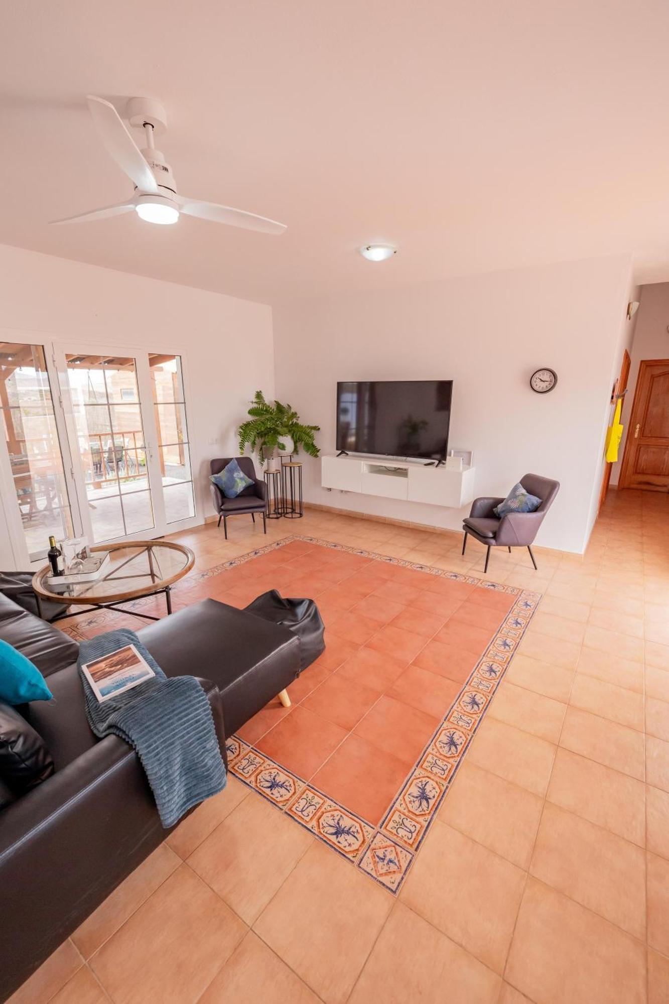 Casa Amaya - Spacious House With Pool, Large Garden, Bbq, 2 Terraces, And Ideal Location El Charco  Exterior photo